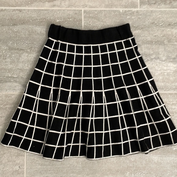Anthropologie Sunday in Brooklyn Reversible  Black/White Skirt, Small - Picture 3 of 7
